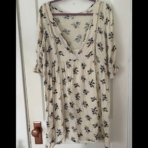 American Eagle Floral Lined Dress